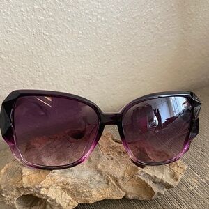 5/$10❤️❤️❤️NEW Elegant Purple & Silver Sunglasses